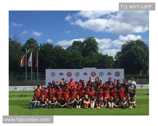 荒野求生与足球荣耀交织的传奇旅程揭秘